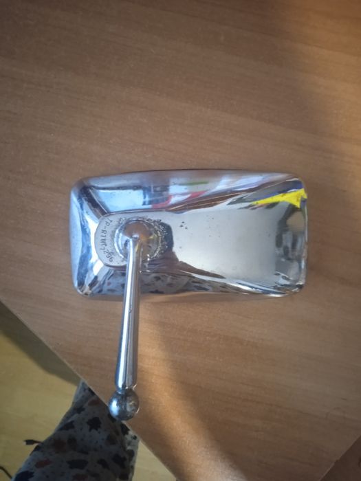 Ретро огледало за кола