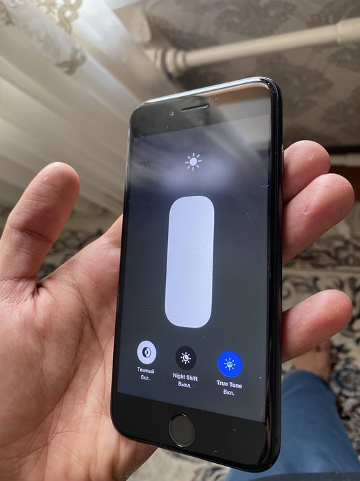 Iphone se qora 64 gb kar bor