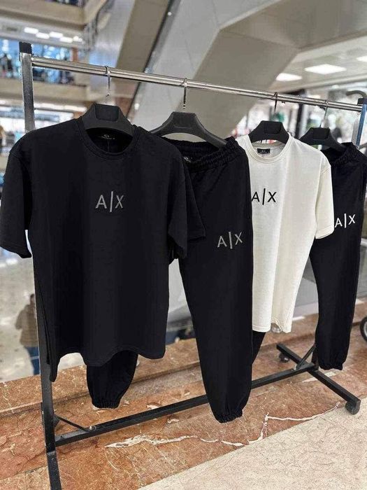 Compleu barbat superb