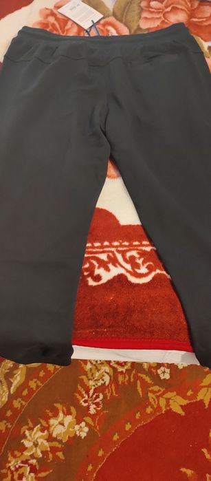 Pantaloni Boss și Pyrenex,preț negociabil