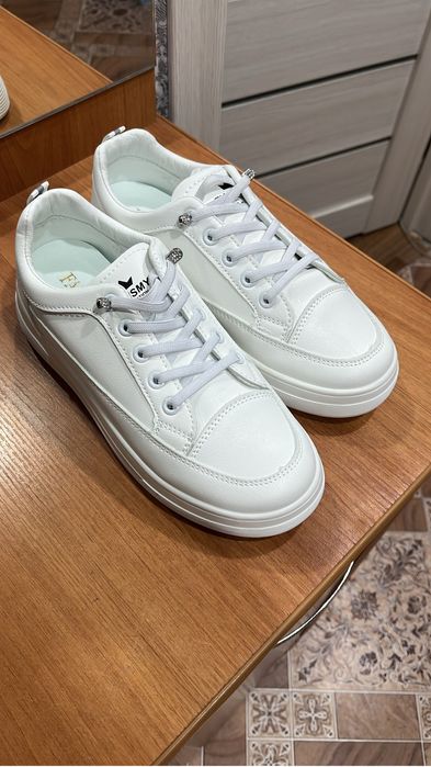 Продам новые красовки