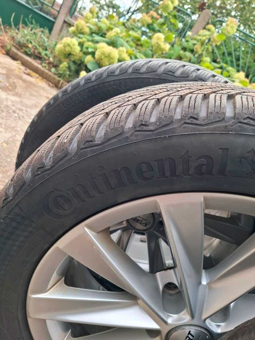 Комплект зимни гуми Continental 225/50/17
