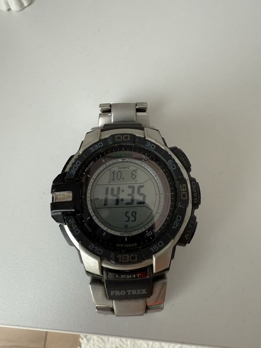 Продам часы Casio pro trek 270D