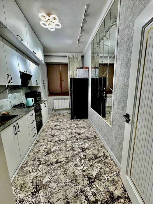 Chilonzor Novza metro oldida