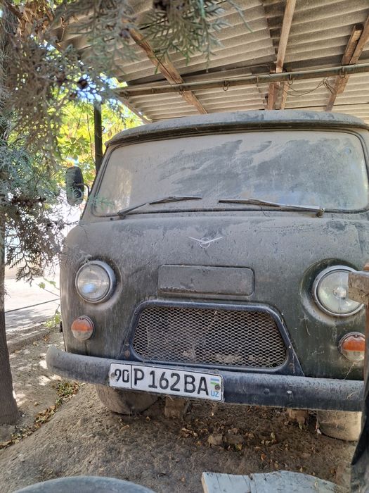 УАЗ sotiladi holati yaxshi metani bor