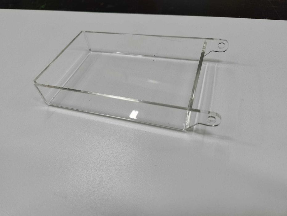 Taiere si termoformare plexiglas