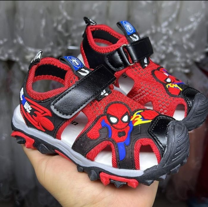 Продаётся детская обувь