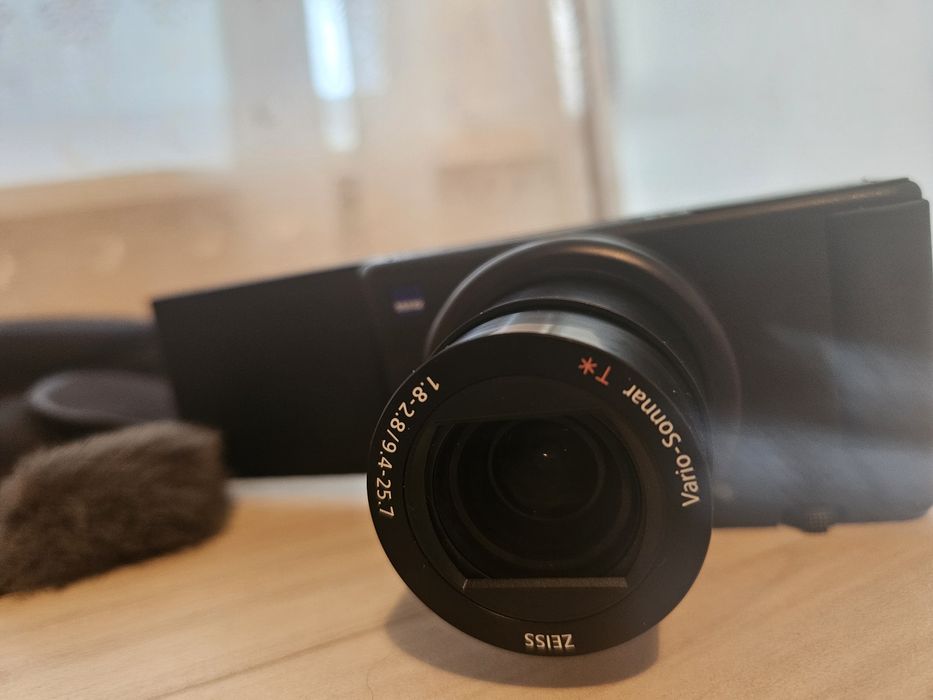 Камера Sony Zv-1 +микрофон RODE