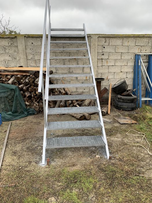 Scari de exterior la orce dimensiune