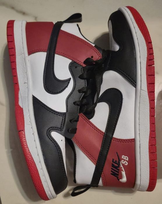 Adidași bărbați model superb