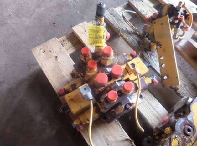 distribuitor hidraulic pentru excavator liebherr 310