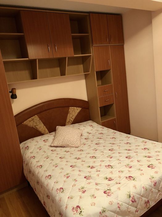Închiriez apartament cu 3 camere, cartier Bulgaria