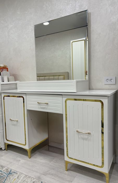 Туалетный столик