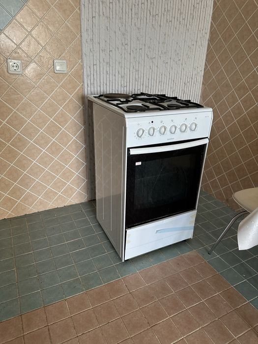 Продается газовая плита Россия