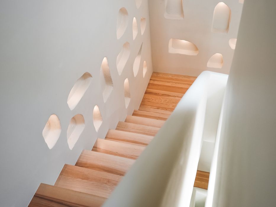 Scări din lemn masiv la comandă