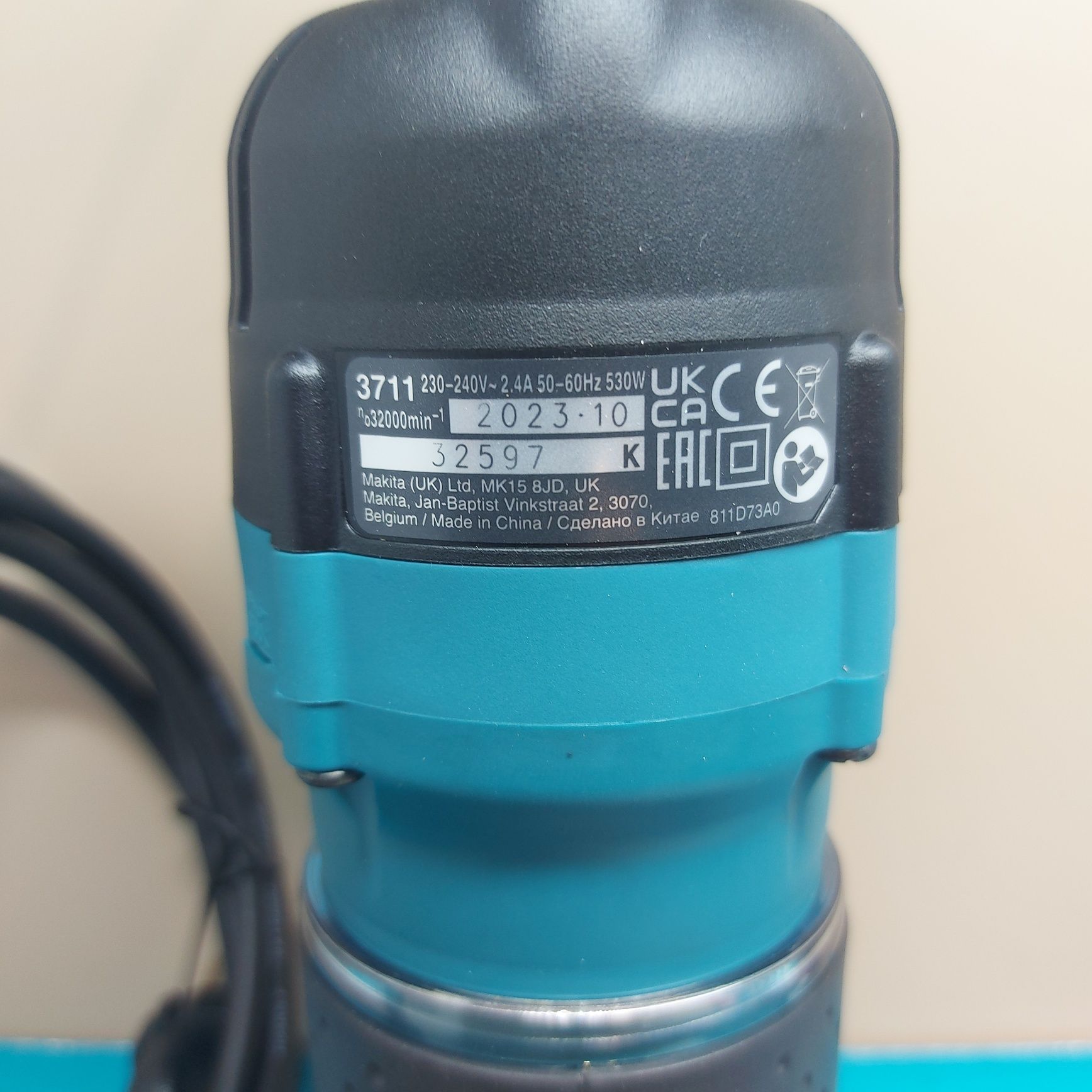 Оберфреза Makita 3711 530W 6мм