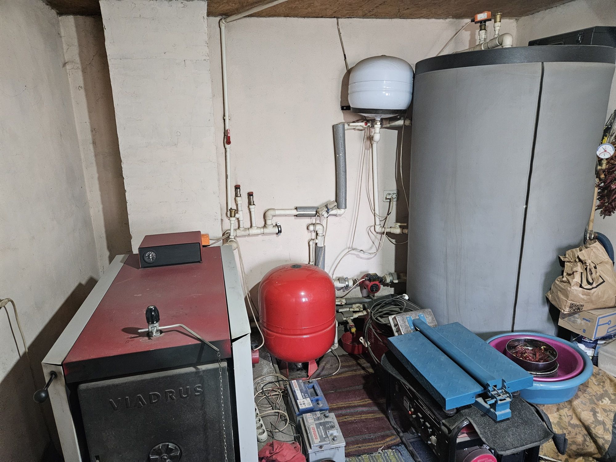 Vând centrala Viadrus 40 kw + puffer 800 litri