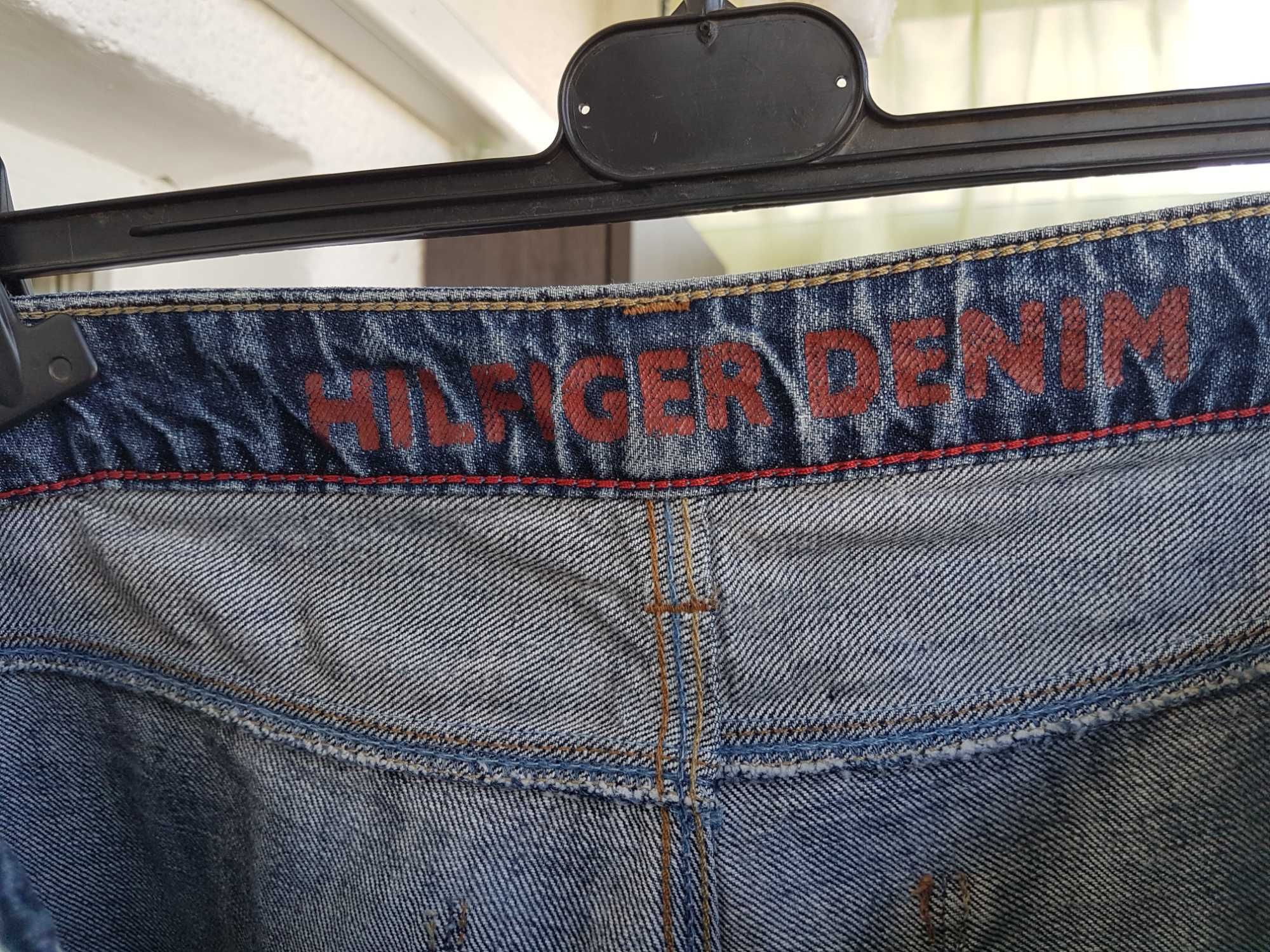 Pantaloni scurti Tommy Hilfiger din blugi mar.W33  L34.