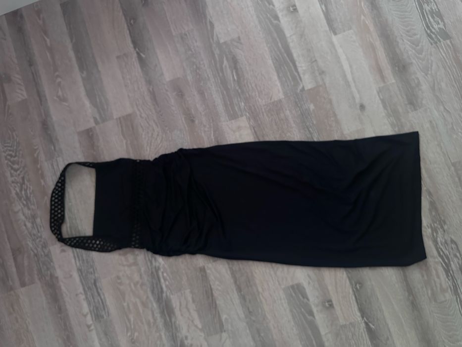 Рокля на марката Zara, S-размер