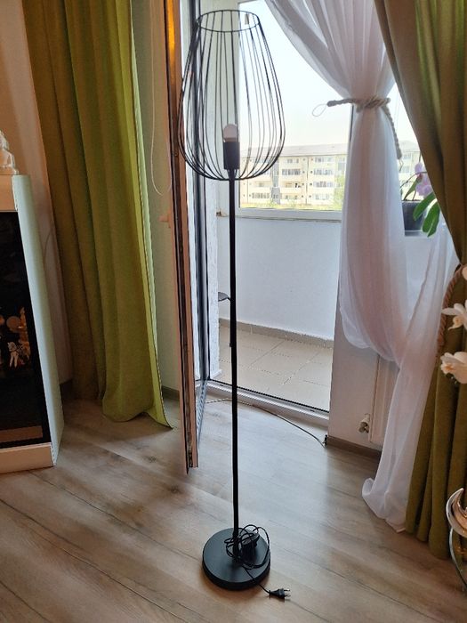 Lampadare fonta negre