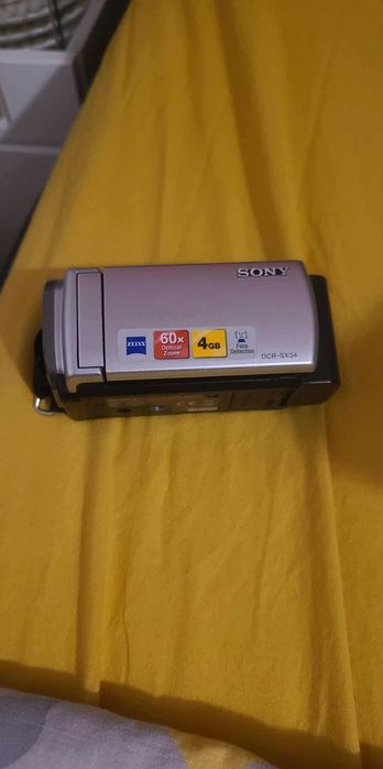 Видеокамера Sony Handycam DCR-SX34E.