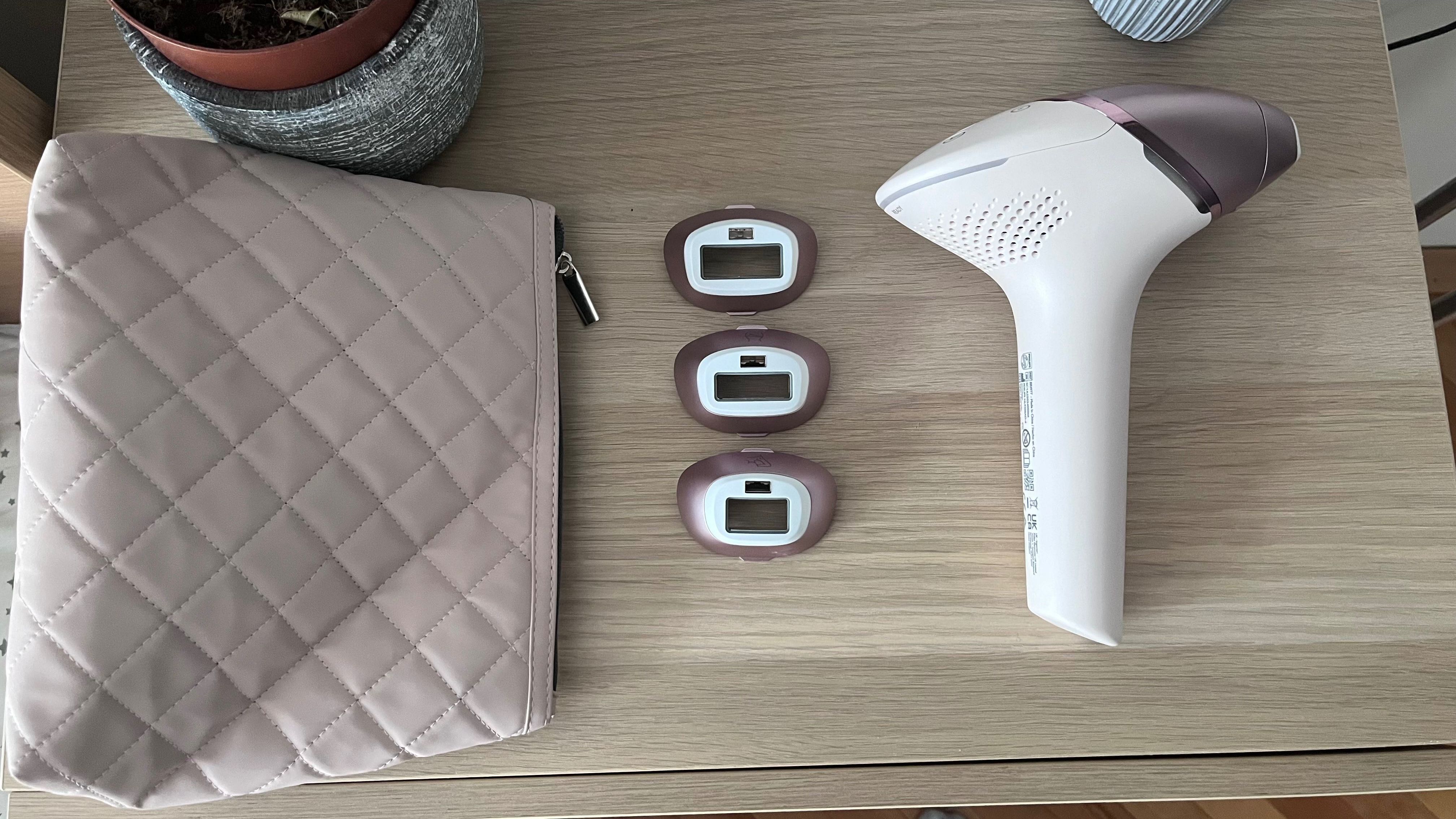 Фотоепилатор Philips Lumea BRI977/00
