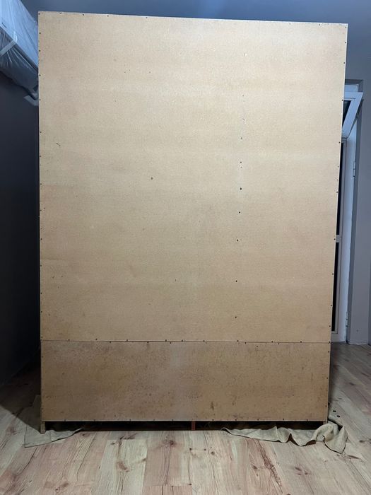 Трикрилен гардероб