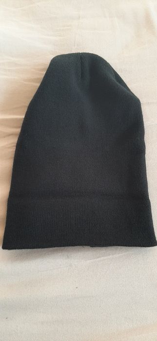 Зимна шапка - нова.