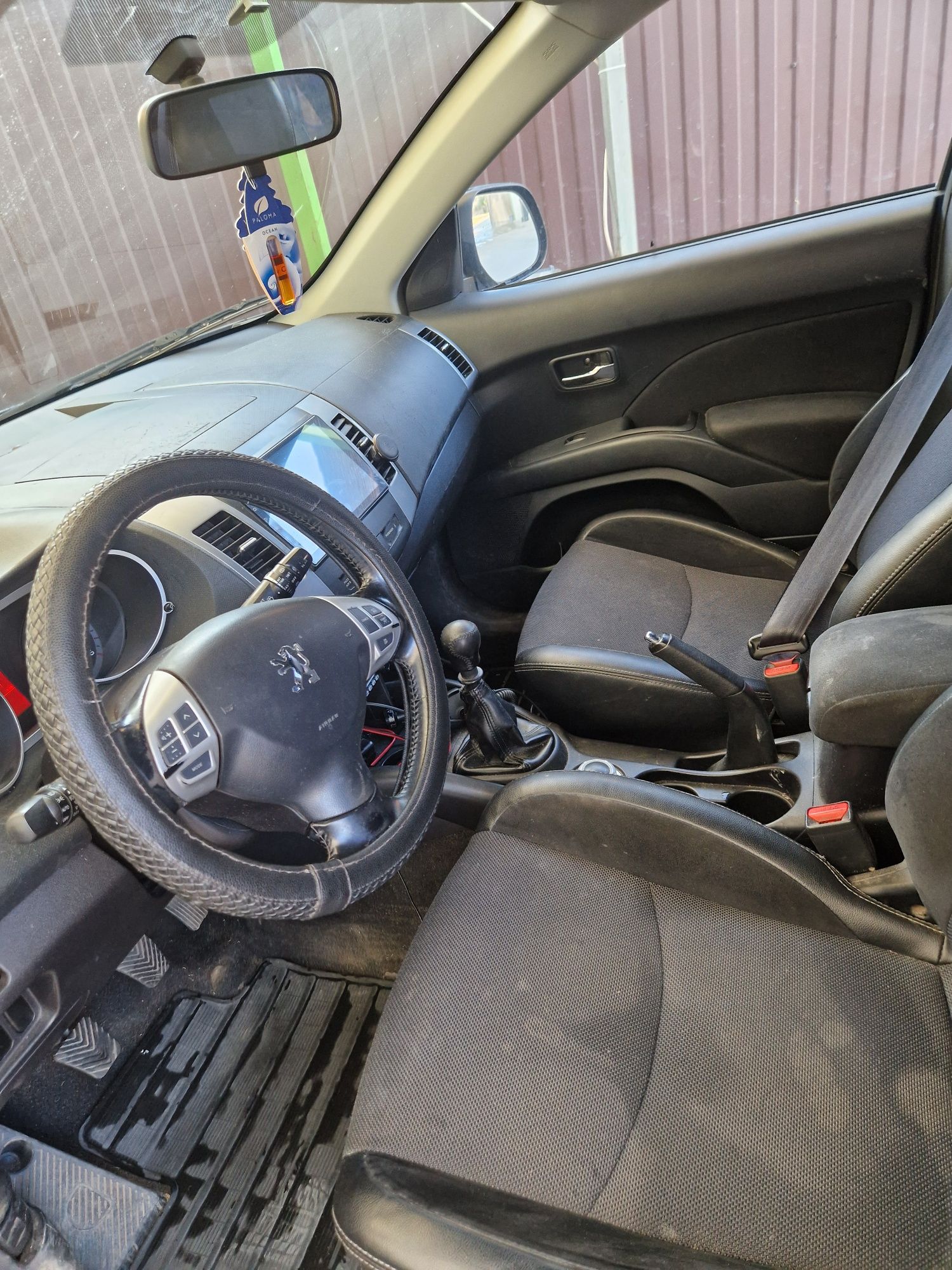 Peugeot 4007 (7 locuri)