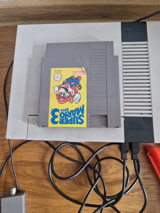 consola nintendo nes entertainment system  1985 + super mario 3
