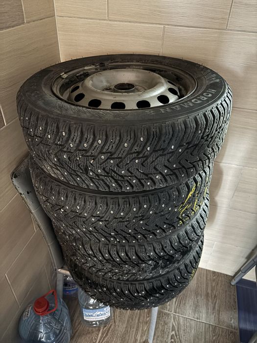 175/65/14 зимние шины Nokian Nordman с дисками