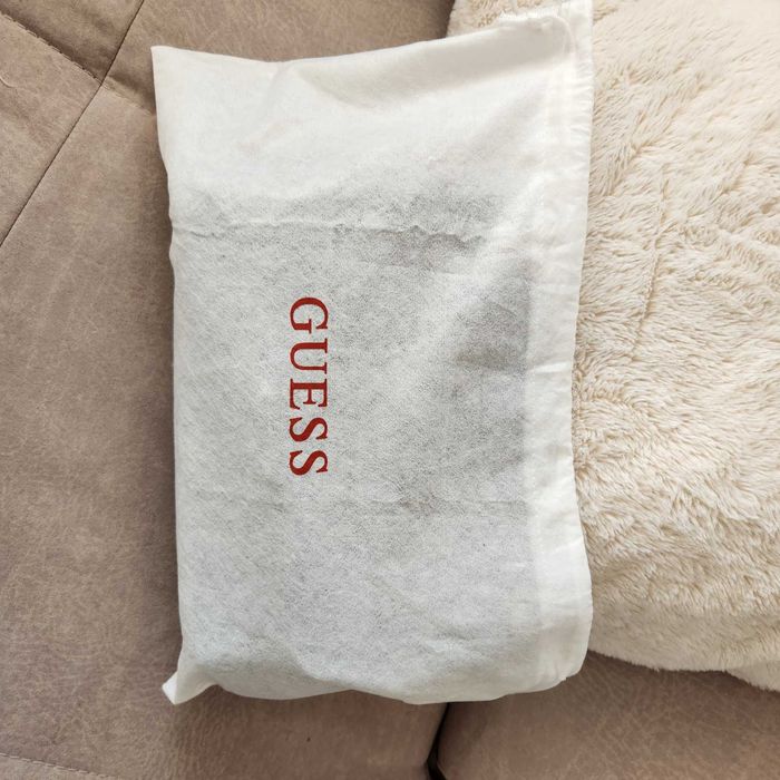 Дамска елегантна чанта guess черна оригинал