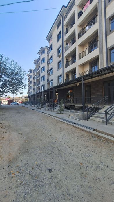 2 хонали квартира сатилади 1 этажда. Адрес Супер.