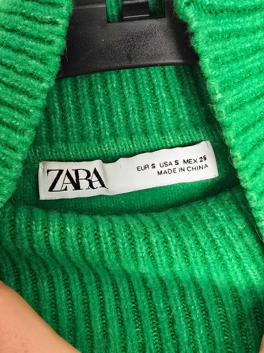 ZARA пуловер в зелено