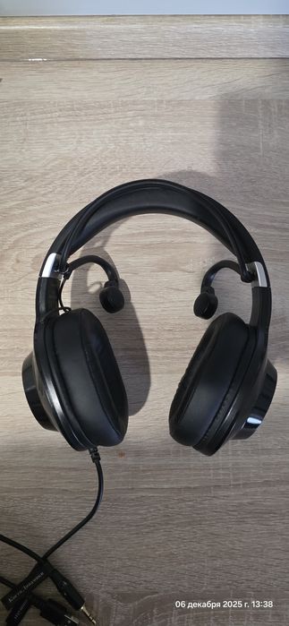 Костный наушники для запуска речи