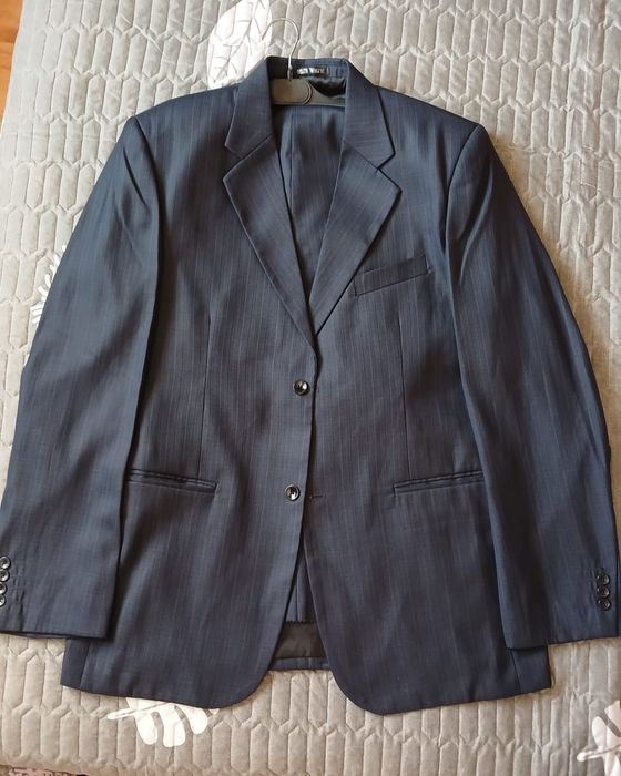 Костюм мужской .