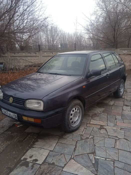 Продам машину Volkswagen Golf 3