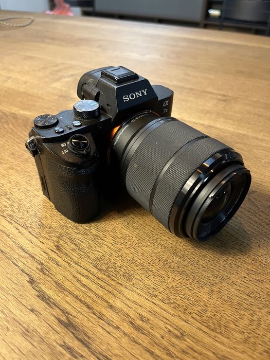 Kit Sony A7II + obiectiv 28-70 + accesorii