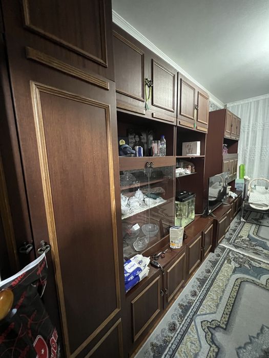 Срочно продаю стенку в хорошем состоянии
