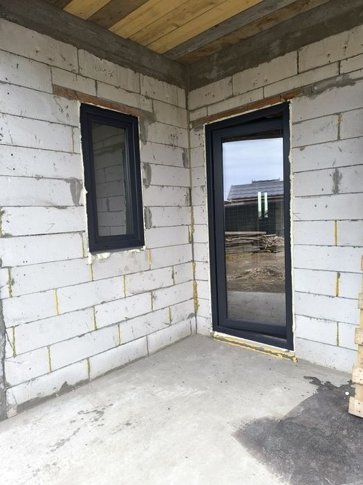 Casa moderna si spatioasa spre vanzare .