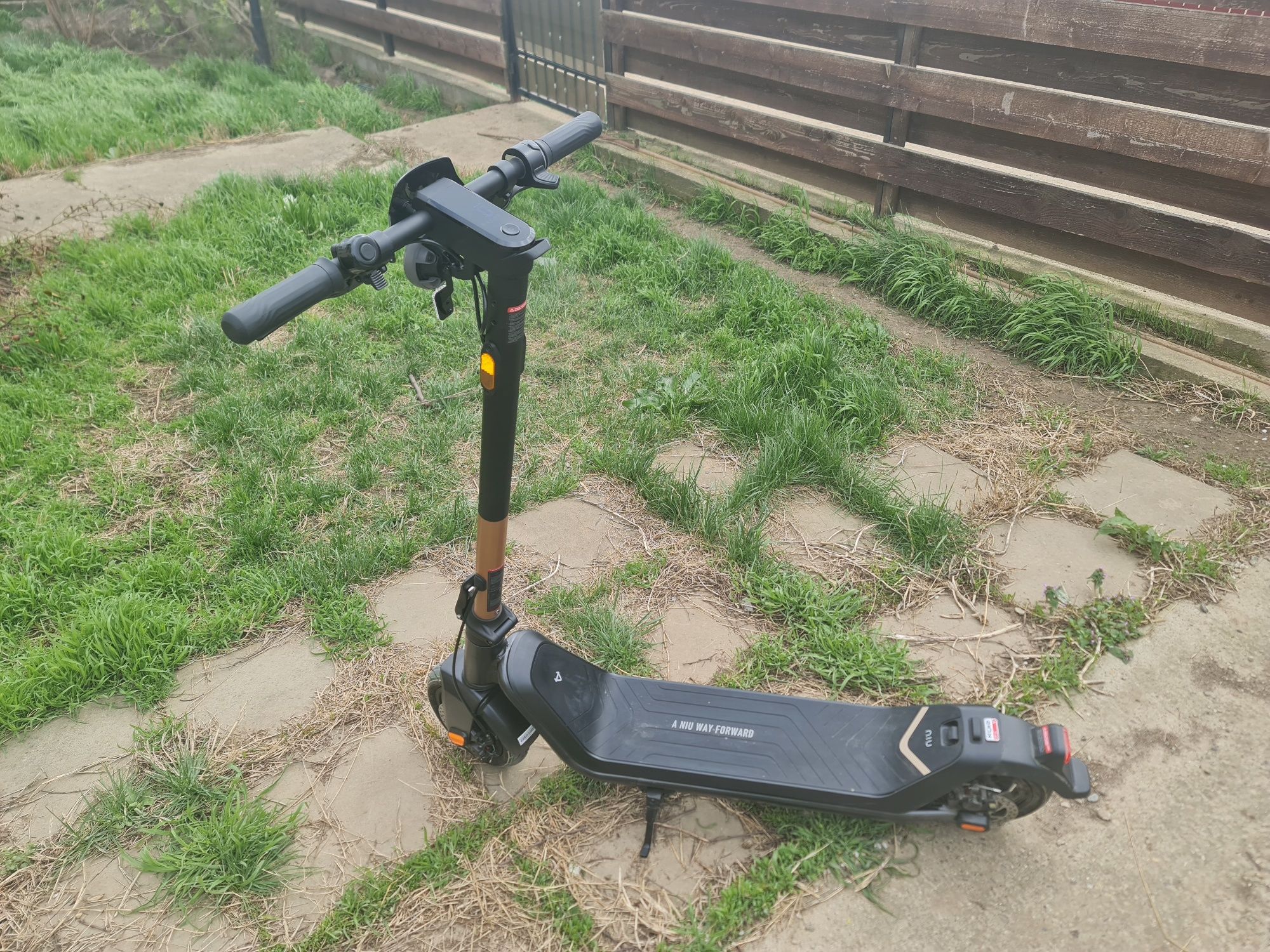 Trotineta NIU KQI3 Pro