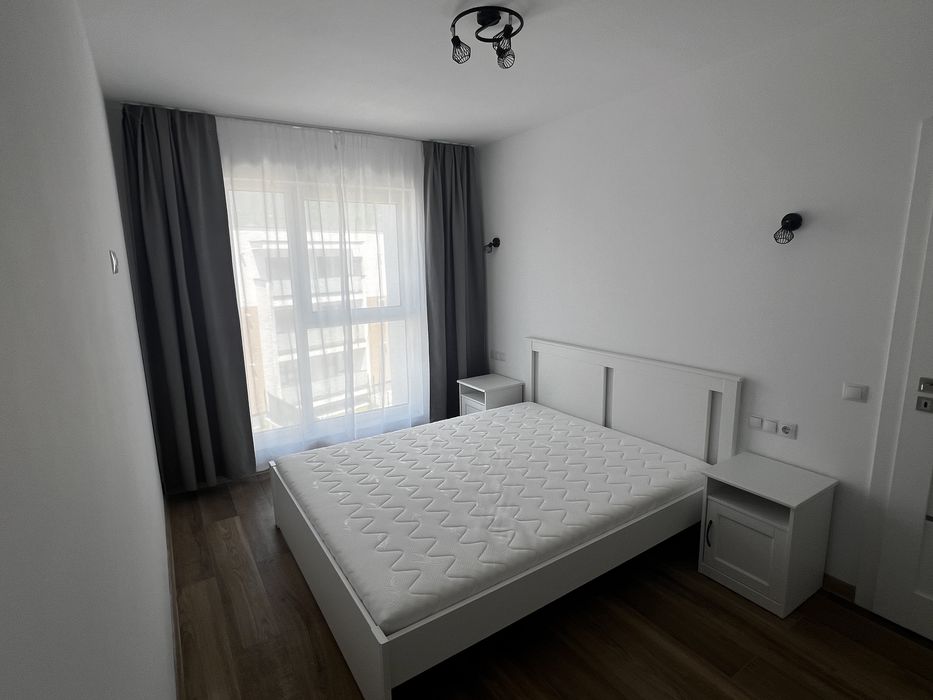 Ofer spre inchiriere apartament cu 2 camere  situat pe str Daliei