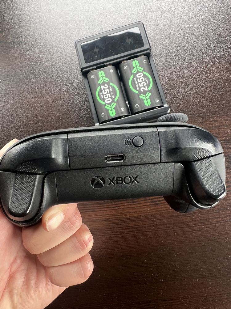 Безжичен контролер Microsoft - Black (Xbox One/Series S/X)