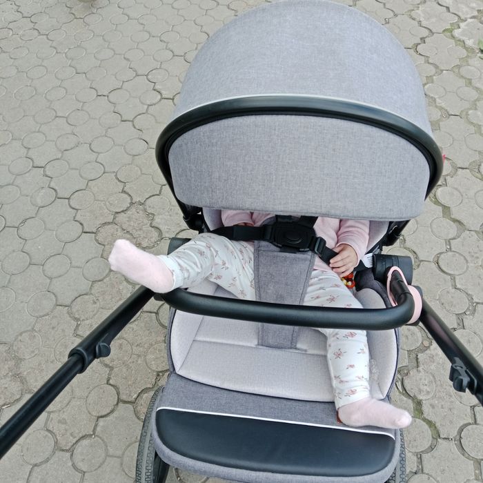 Продам прогулочную коляску