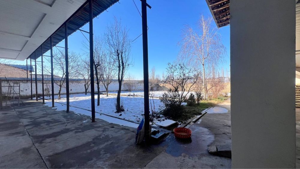 Уй катта ер майдони билан Тош.шахрида