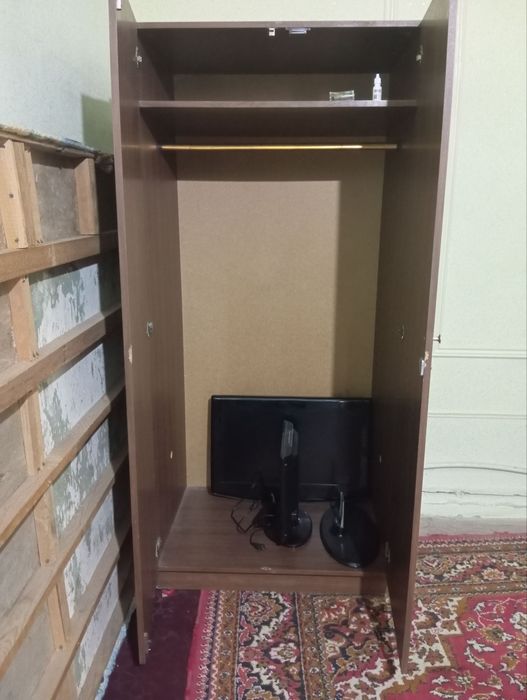 Шкаф сотилади...