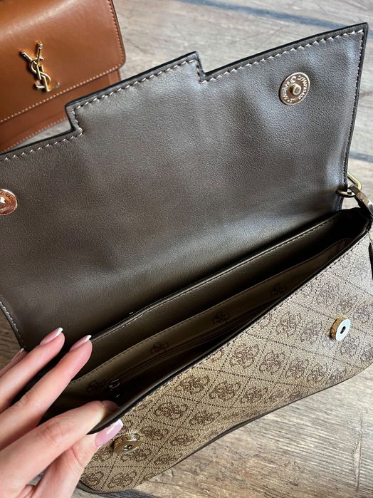 Оригинална чанта Guess