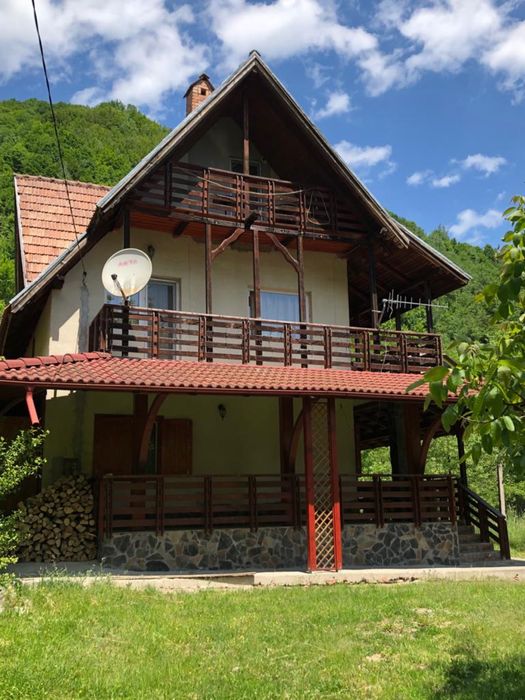 Inchiriez vila de Revelion