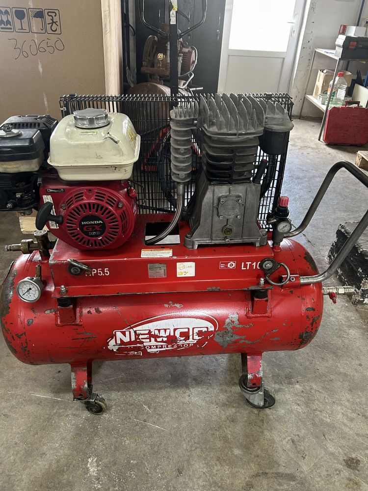 Compresor pe piston motor pe benzina