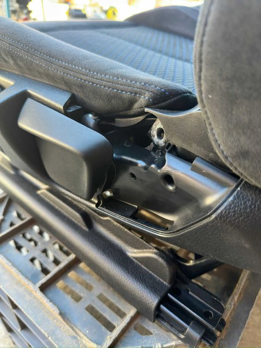 Detailing interior, curatare scaune auto